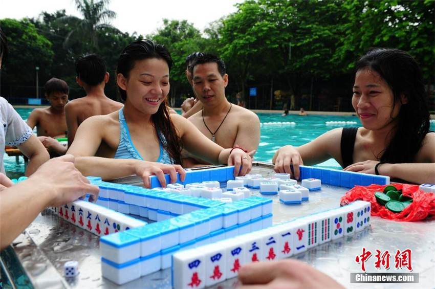 Mahjong im Wasser
