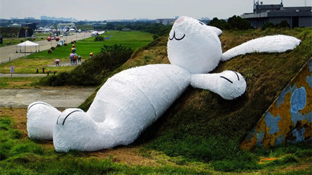 Mondfest: Holländischer Mega-Hase für Taiwan