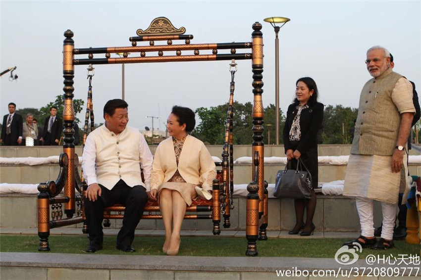 Präsident Xi schaukelt mit seiner Gattin in Indien