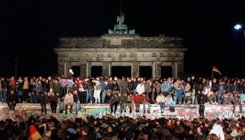 25 Jahre Mauerfall: Berlin Damals Und Heute (9)