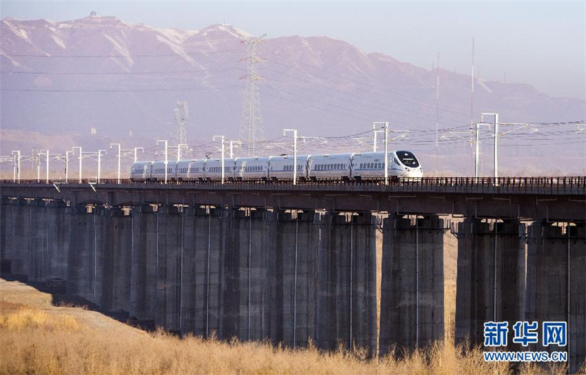 Xinjiang beginnt neues Eisenbahnzeitalter