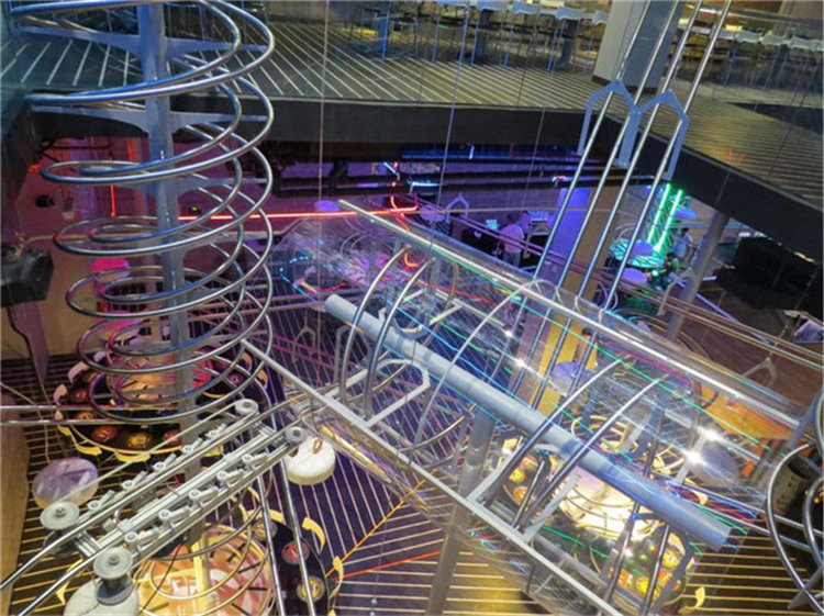 Weltgrößtes Rollercoaster-Restaurant in Abu Dhabi