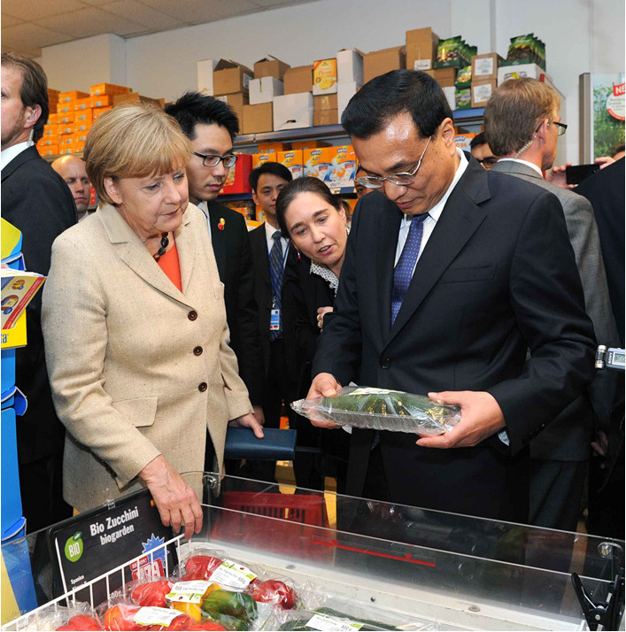 Li und Merkel im Supermarkt