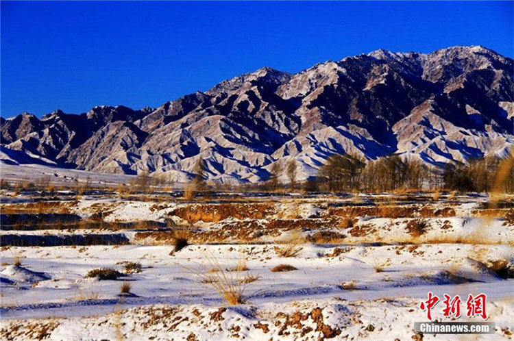 Wunderschöne Winterlandschaft im Qilian-Gebirge
