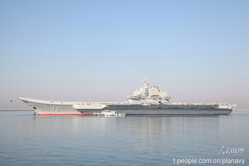 Chinas erster Flugzeugträger sticht in See