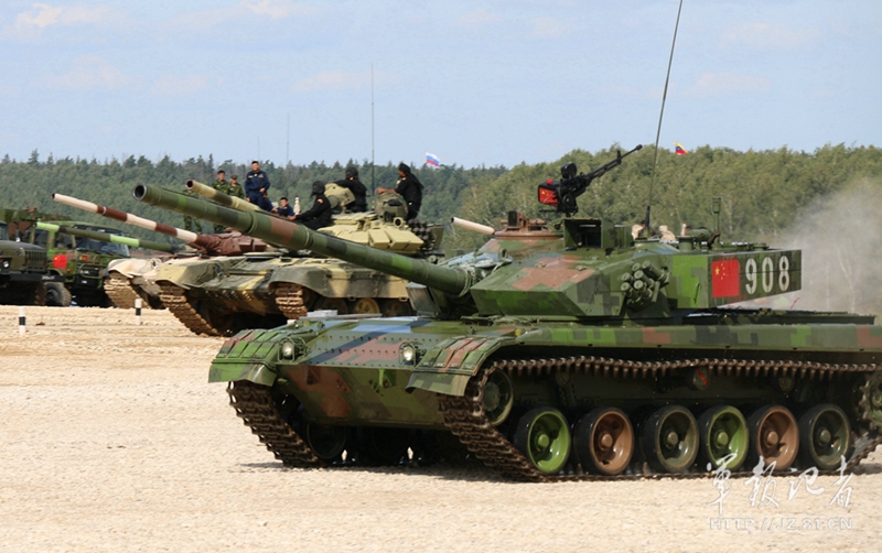 Chinesischer Panzer 96A demonstriert sein Können in Russland