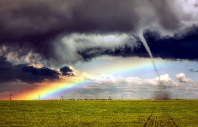 Tornado trifft Regenbogen