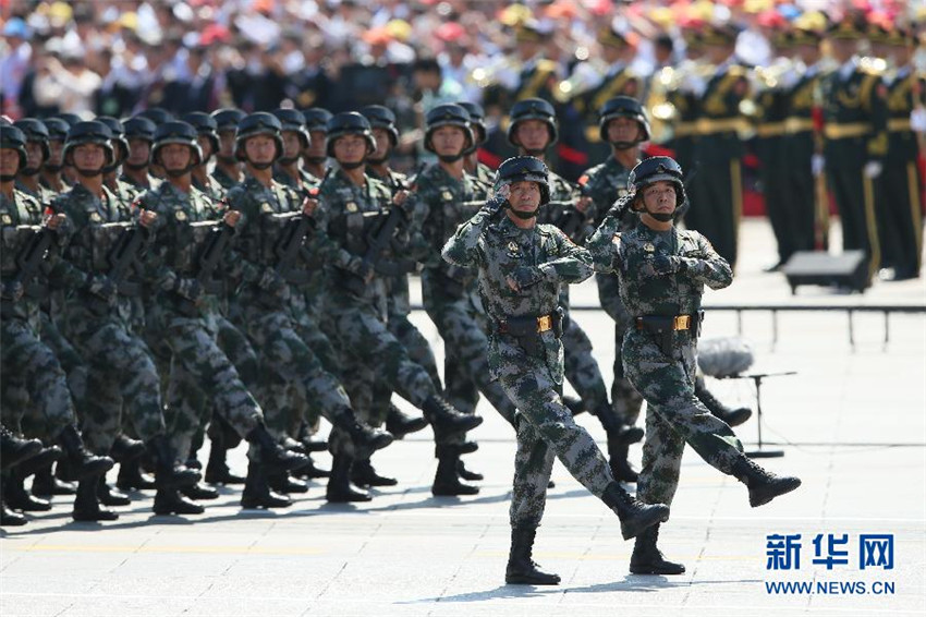 Bilderserie: China zeigt seine Militärstärke