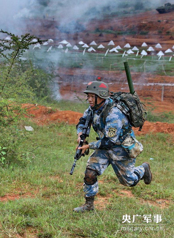 Chinas Marineinfanterie probt den Dschungelkampf