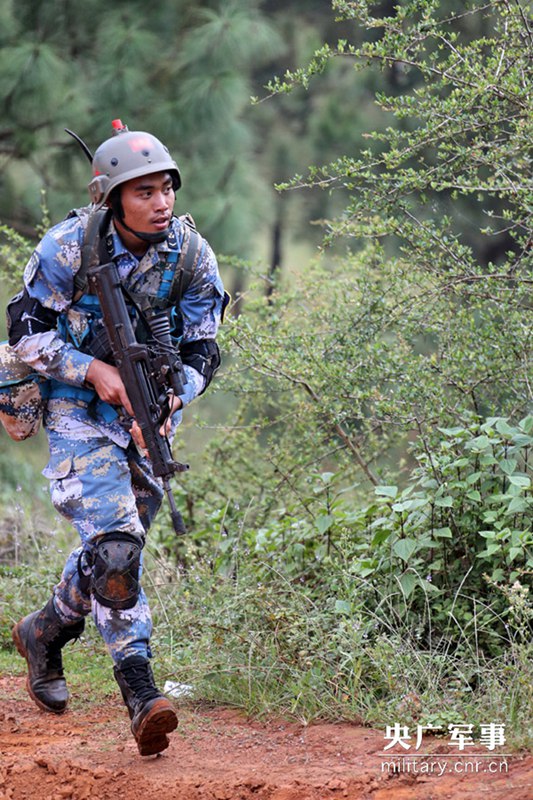 Chinas Marineinfanterie probt den Dschungelkampf