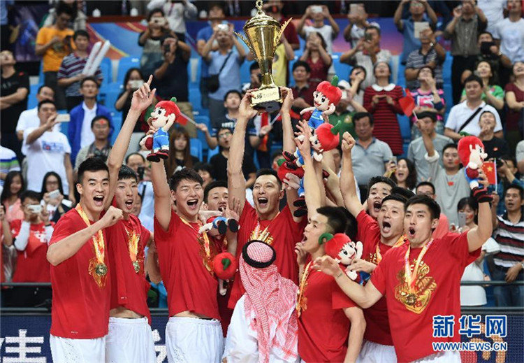 Chinas männliche Basketballmannschaft gewinnt Champion der FIBA Asienmeisterschafter und Eintrittskarte in den Olympischen Spielen in Rio de Janeiro
