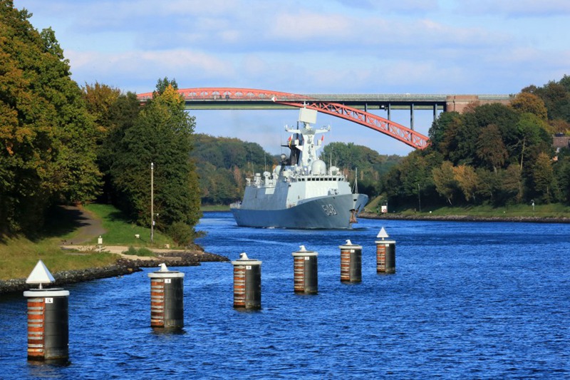 Chinesische Flotte fährt erstmals durch den Kieler Kanal