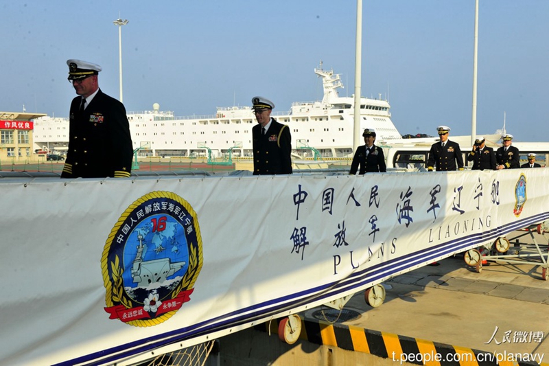 Flugzeugträger „Liaoning“ begrüßt Delegation der US-Marine