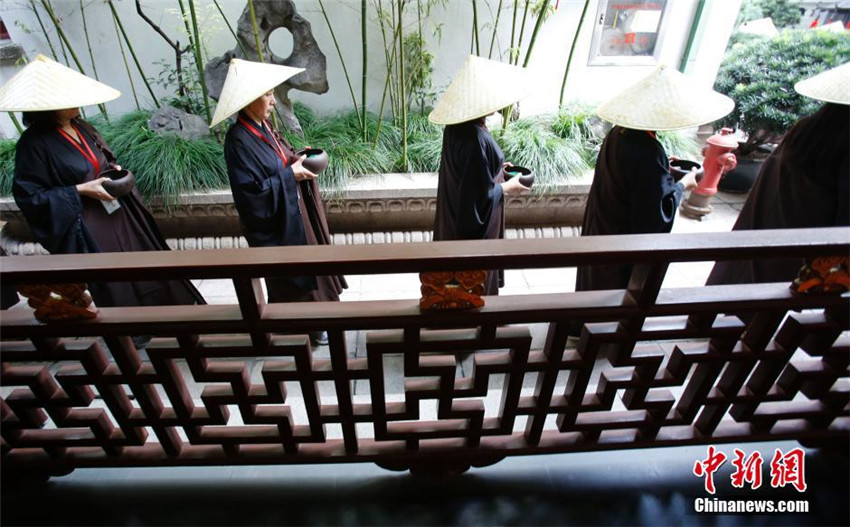 „Mönch auf Zeit“ im Yufo-Tempel von Shanghai