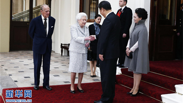 Xi Jinping verabschiedet sich von Königin Elizabeth II.
