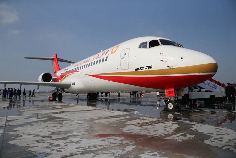 Chinas erster Regionaljet ARJ21 ausgeliefert