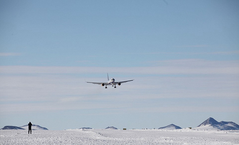 Boeing 757 landet erstmals in der Antarktis