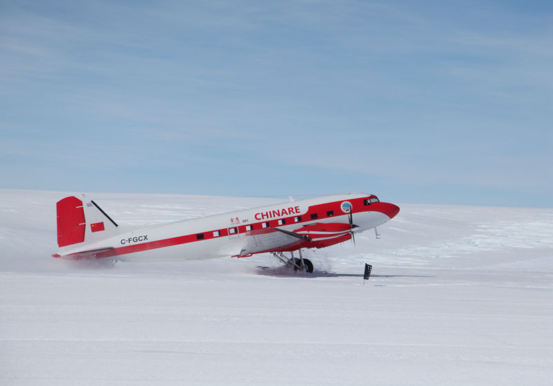 Chinas Antarktis-Flugzeug absolviert ersten Testflug