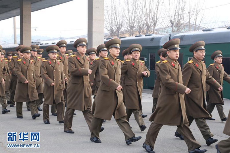 Nordkoreanische Soldaten zur Kunstaufführung in China