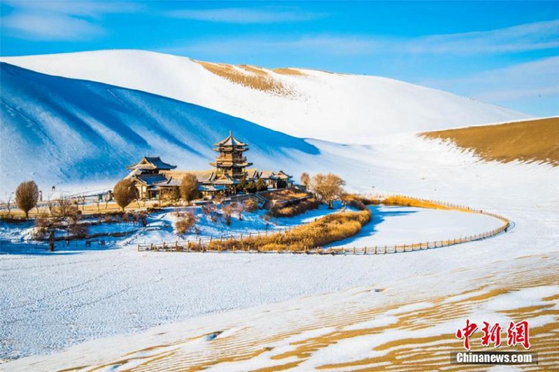 Schnee verwandelt Dunhuang in ein Meer aus Weiß