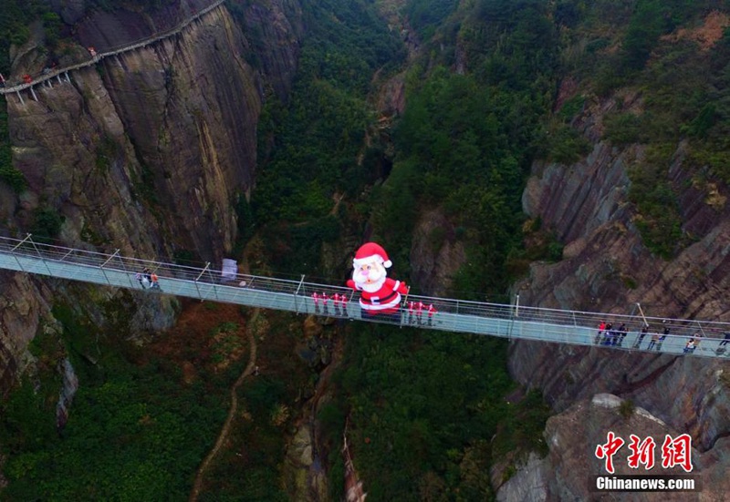 Riesiger Weihnachtsmann in der Provinz Hunan