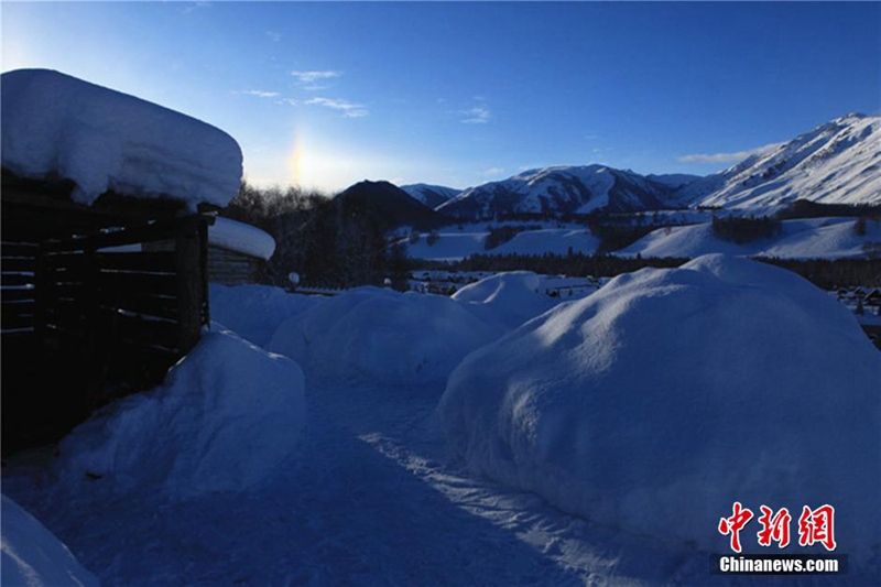 Schneeweißes Märchenland in Xinjiang