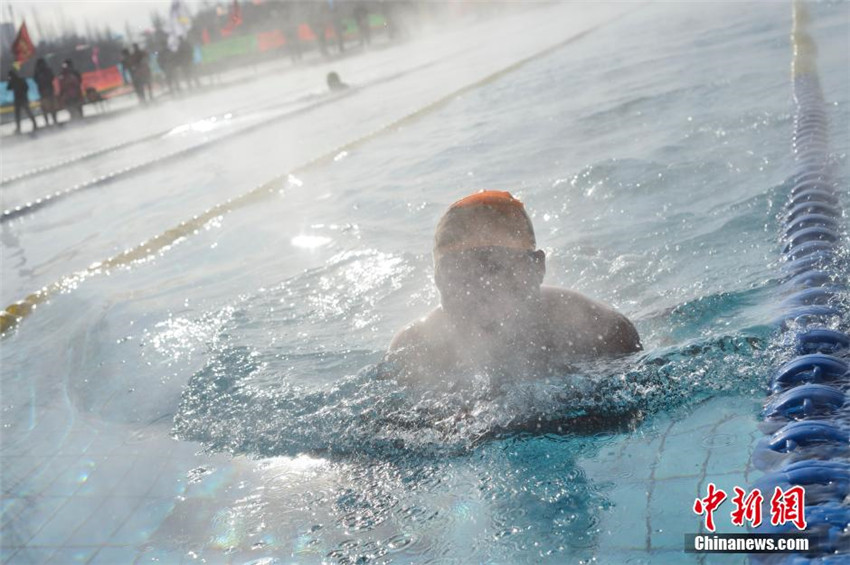 Winterschwimm-Wettbewerb in Hohhot