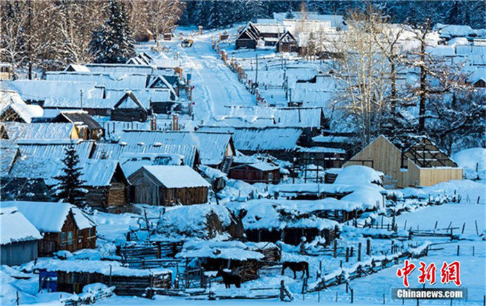 Baihaba im Schnee – ein Dorf wie eine Tuschmalerei