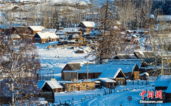 Baihaba im Schnee – ein Dorf wie eine Tuschmalerei