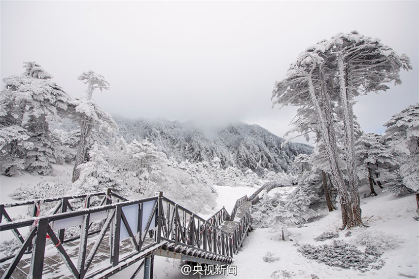 Schneewelt auf dem Cangshan-Berg