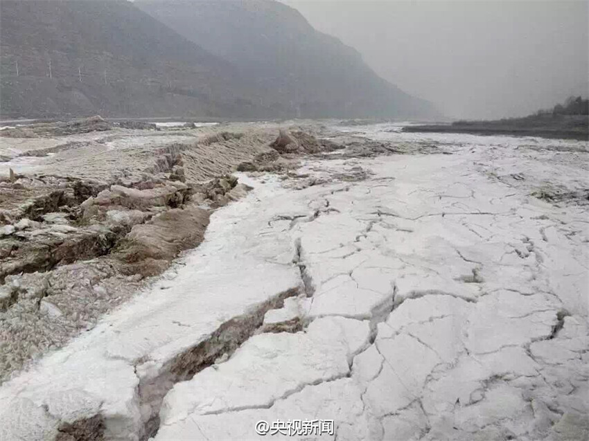 Eisflut am Hukou-Teil des Gelben Flusses