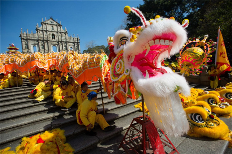 Überblick über verschiedene Feiern anlässlich des Frühlingsfests in China