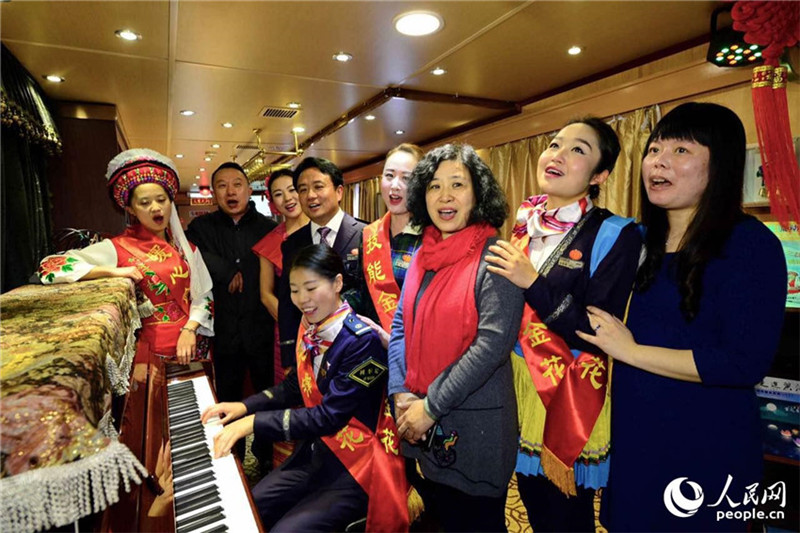 Zugreise als Erlebnis chinesischer Volkskultur