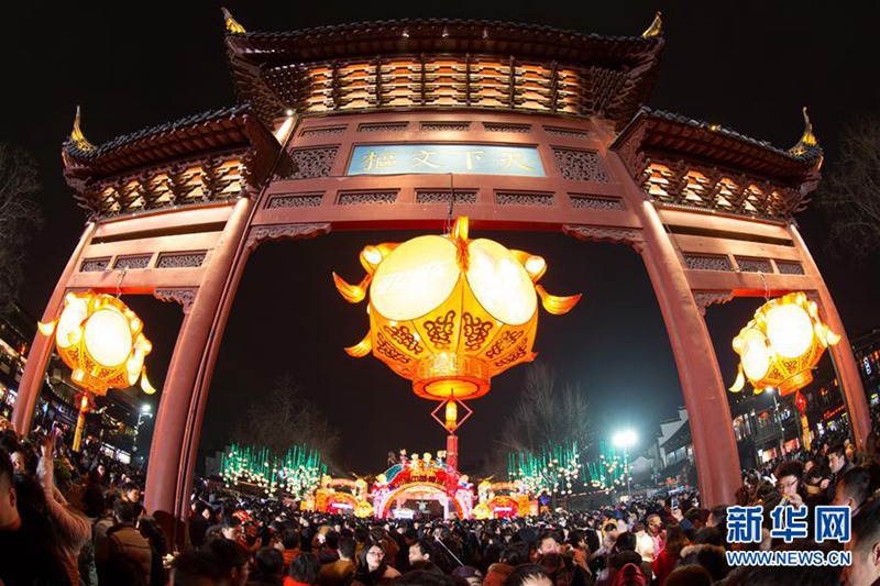 Laternenausstellungen zum Yuanxiao-Fest