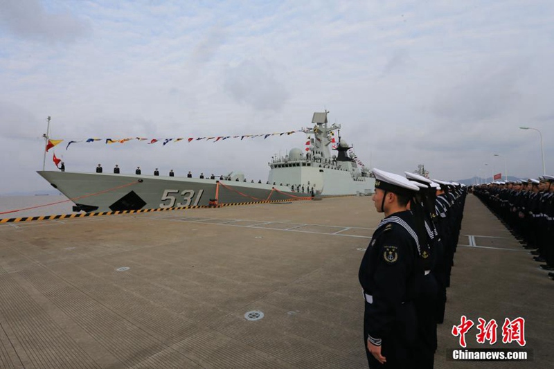 Chinesische Marine stellt neue Fregatte in Dienst 