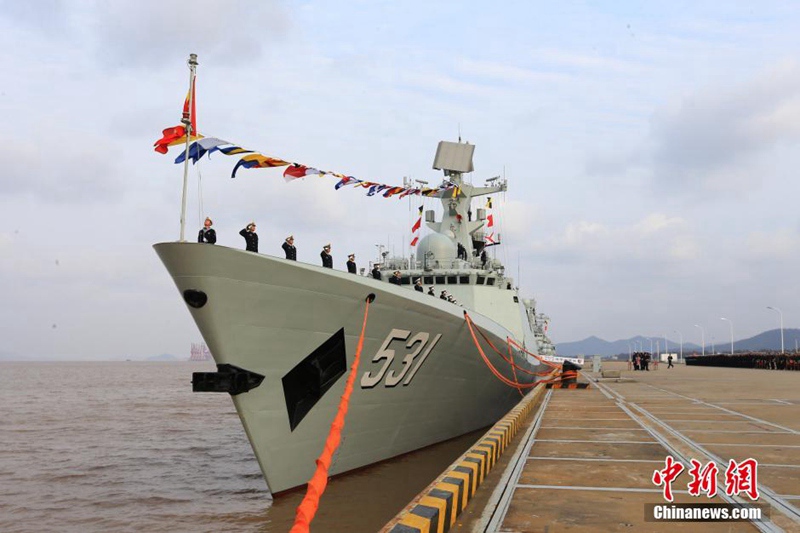Chinesische Marine stellt neue Fregatte in Dienst
