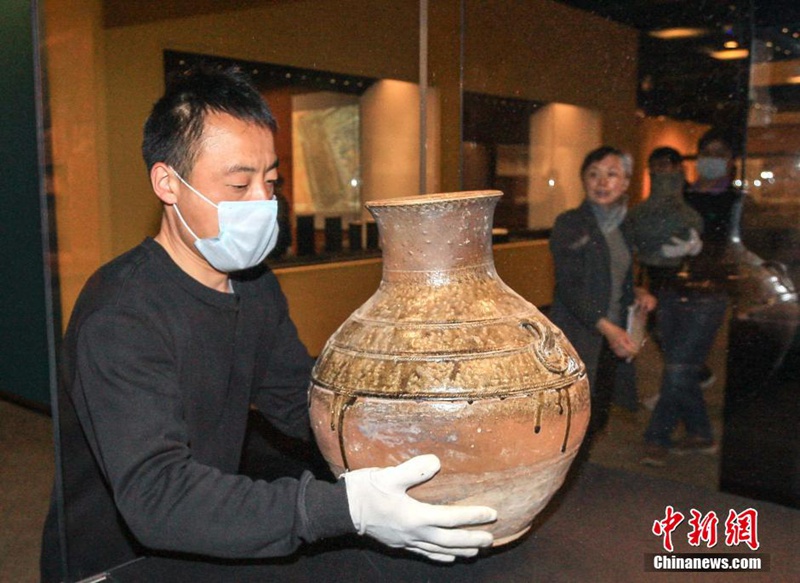 Ausstellung 2000 Jahre alter Grabbeigaben der Han-Zeit in Beijing
