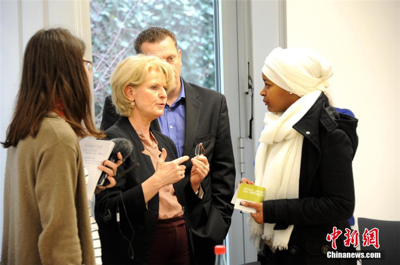 Besuch eines Flüchtlingsheims in Berlin