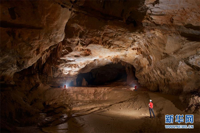 420 Meter tiefe unterirdische Höhle in Guangxi durch China und Frankreich entdeckt