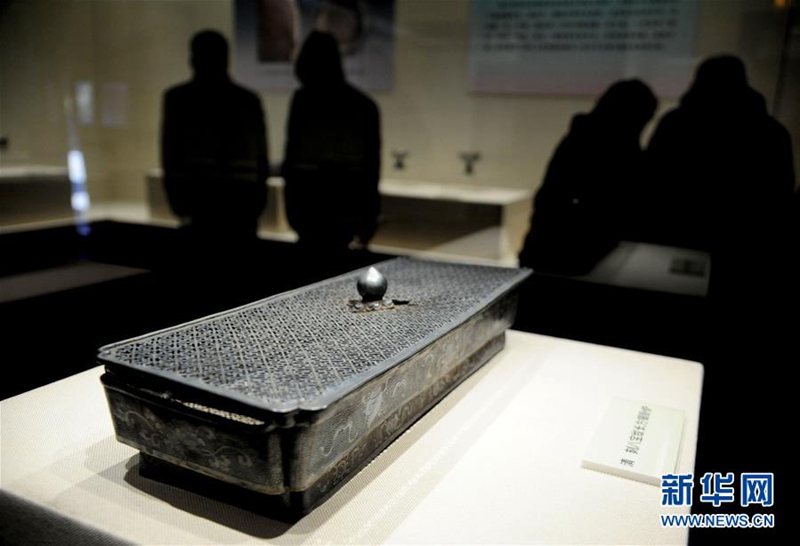 Ausstellung von Gold- und Silbergegenständen im Shenyanger Palastmuseum