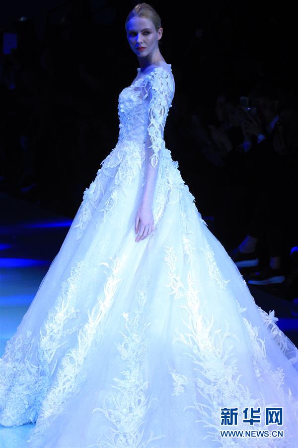 Chinesische Designerin präsentiert traumhafte Brautkleider