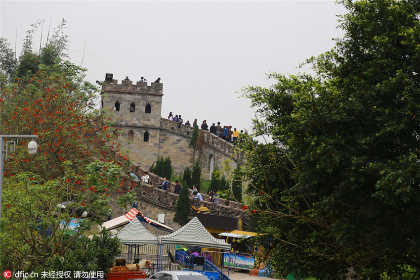 Chongqing baut die Große Mauer nach