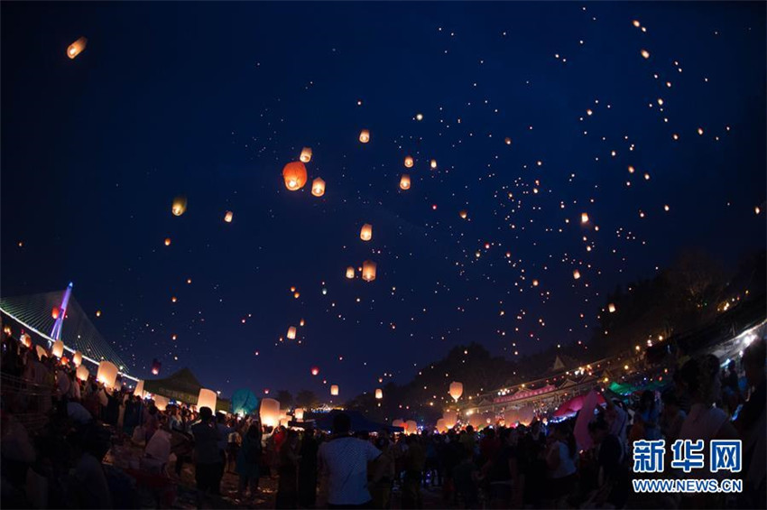 Das Dai-Volk in Yunnan feiert sein Neujahrsfest