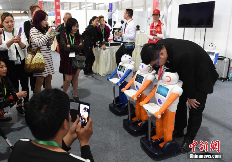 Internationale Roboter-Expo in Chongqing eröffnet