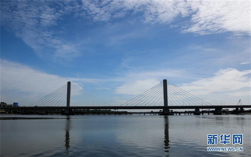 Von China gebaute größte Schrägseilbrücke in Ostafrika in Betrieb genommen