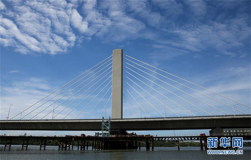 Von China gebaute größte Schrägseilbrücke in Ostafrika in Betrieb genommen