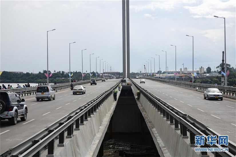 Von China gebaute größte Schrägseilbrücke in Ostafrika in Betrieb genommen