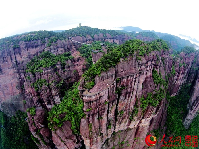 Wunderschöne Landschaft nach dem Regenfall in Zhejiang
