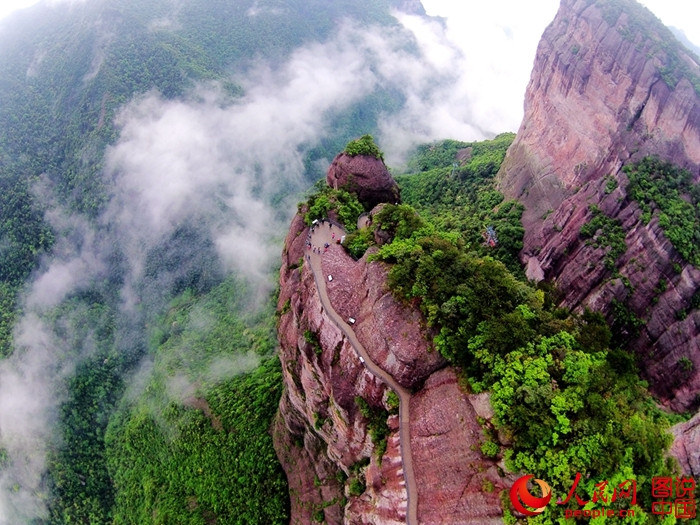 Wunderschöne Landschaft nach dem Regenfall in Zhejiang