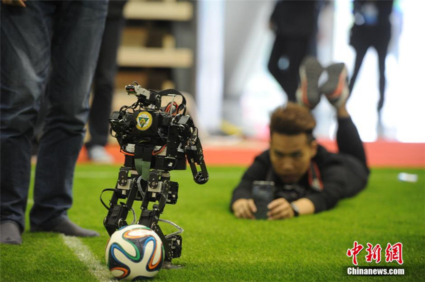 Fußballweltmeisterschaft der Roboter in Anhui
